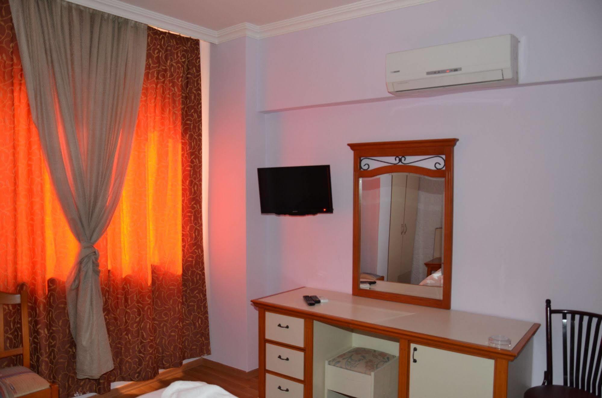 Ozturk Hotel Antalya Buitenkant foto