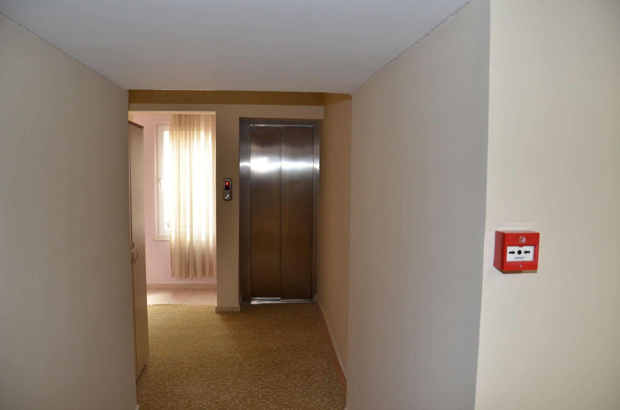 Ozturk Hotel Antalya Buitenkant foto